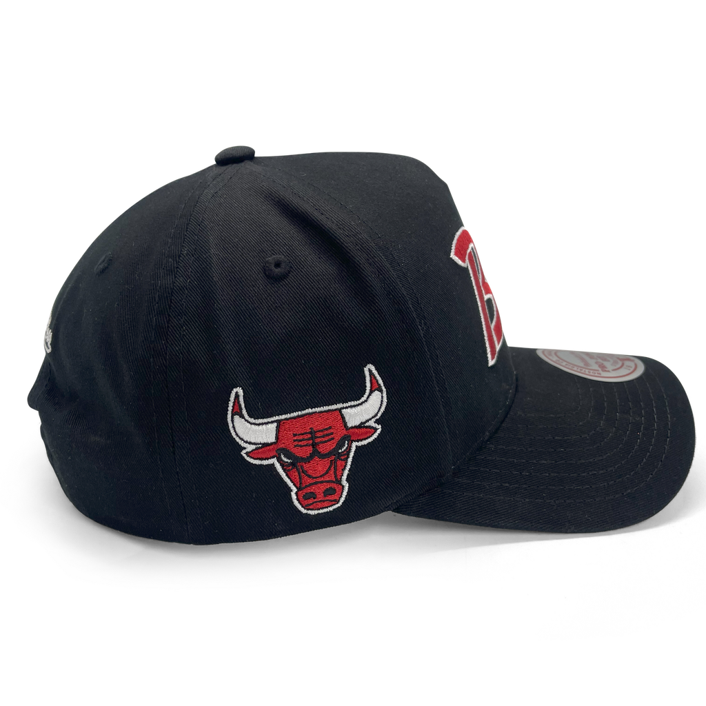 Mitchell & Ness - Mitchell & Ness Chicago Bulls Pro Crown Pinch Core Black OSFM