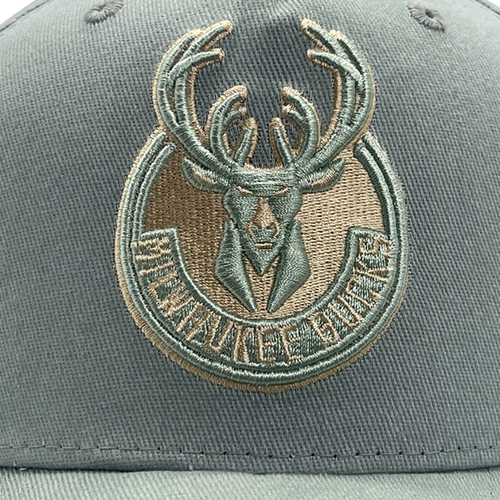 Mitchell & Ness - Mitchell & Ness Milwaukee Bucks Pro-Crown Seasonal Core Green OSFM