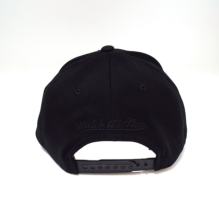 Mitchell & Ness - Mitchell & Ness San Antonio Spurs NBA Blk+Blk Tm Logo Redline Black OSFM MNSS20105