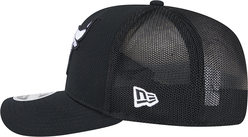 New Era Chicago Bulls 9Seventy Trucker Dashmark Black OSFM_21180