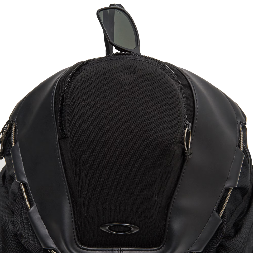 Oakley - Oakley Backpack Kitchen Sink 92060A-013 013U Stealth Black