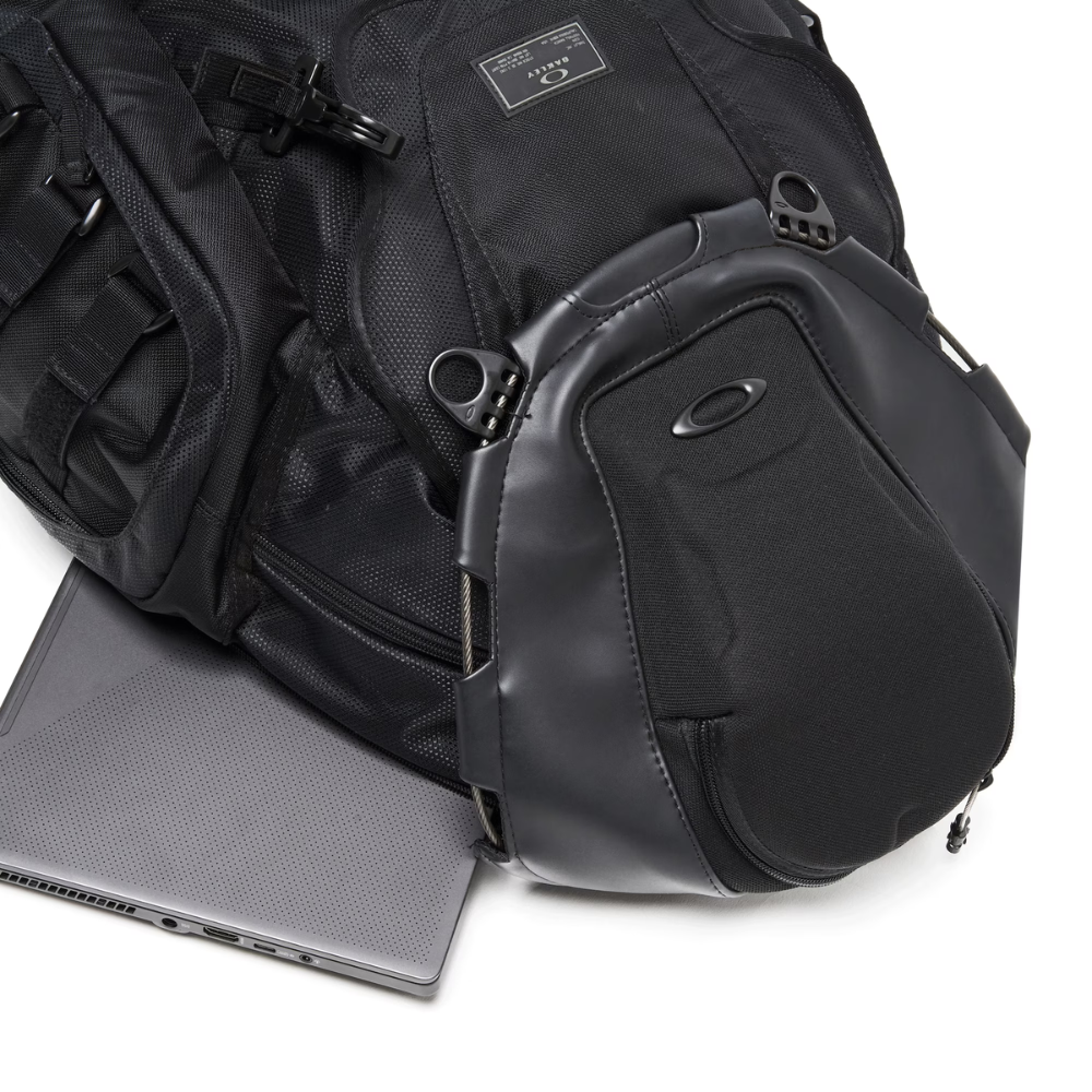 Oakley Backpack Kitchen Sink 92060A-013 013U Stealth Black_23142