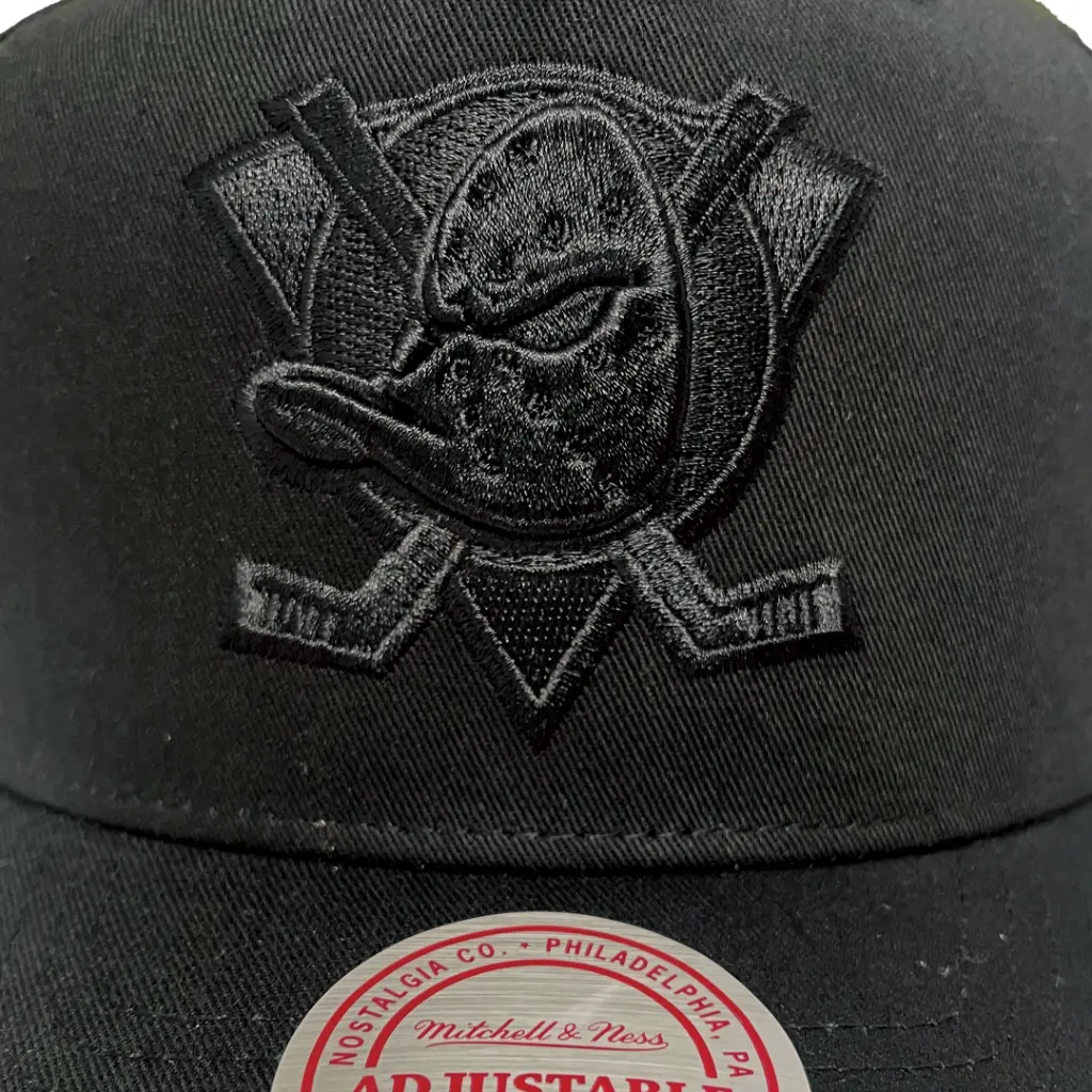 Mitchell & Ness Anaheim Ducks MVP Team Logo Black OSFM_4238