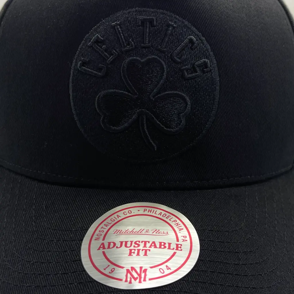 Mitchell & Ness Boston Celtics MVP Team Logo Black OSFM_4589