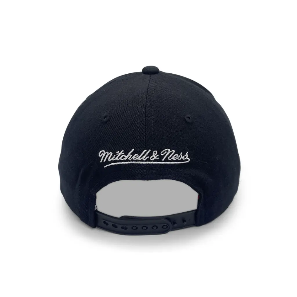 Mitchell & Ness Boston Celtics MVP Travelling Black OSFM_4596
