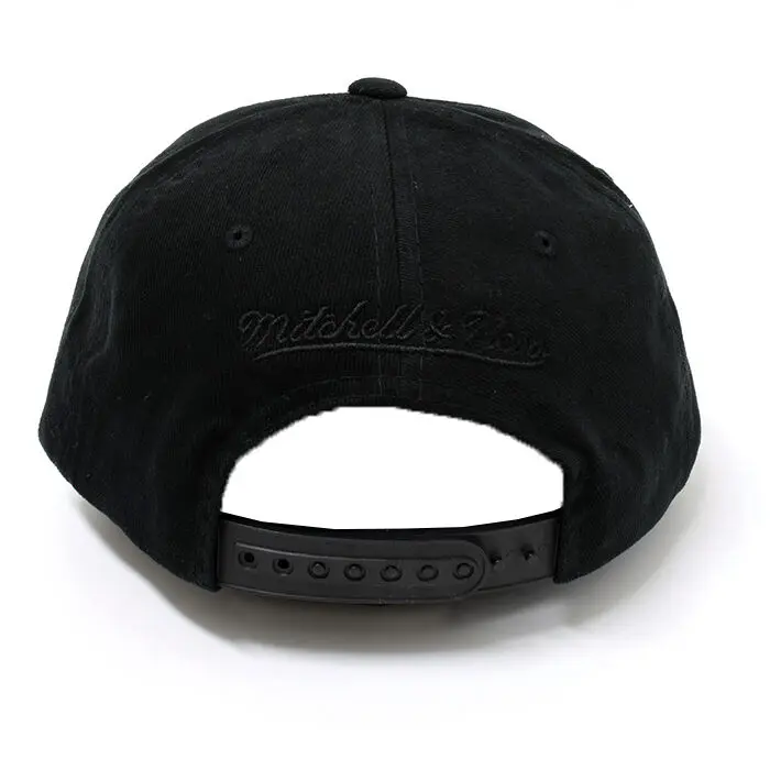 Mitchell & Ness - Mitchell & Ness Champions Deadstock Boston Celtics Black OSFM