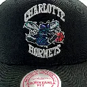 Mitchell & Ness Charlotte Hornets NBA Classic Red Team Colour Logo Snapback Black OSFM MNCH2114_4624