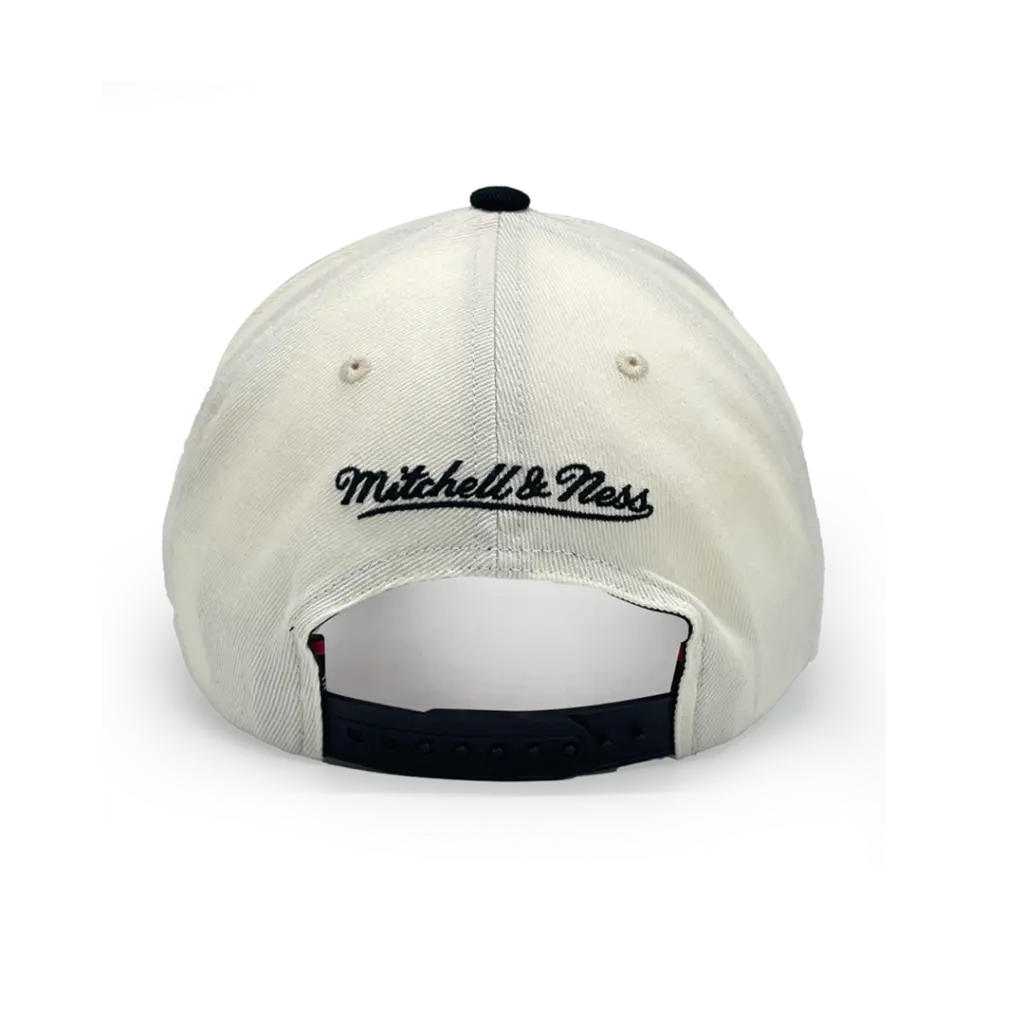 Mitchell & Ness Chicago Bulls MVP Post Up Vintage White OSFM_4640