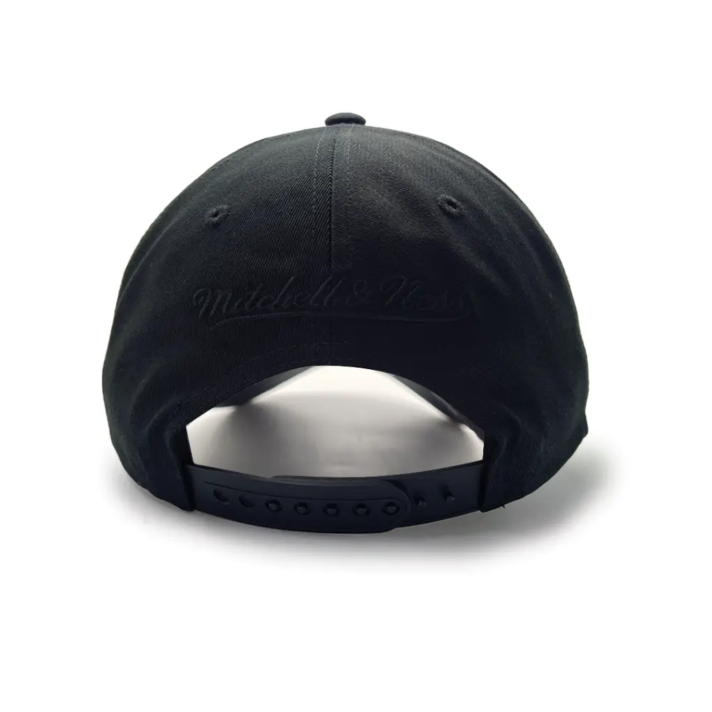 Mitchell & Ness Chicago Bulls MVP Team Logo Black OSFM_4796