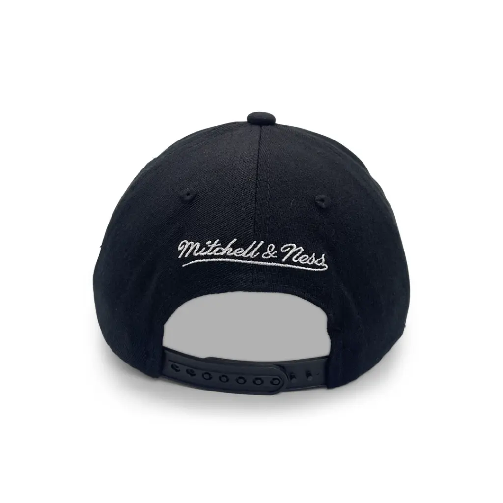 Mitchell & Ness Chicago Bulls MVP Travelling Black OSFM_4803