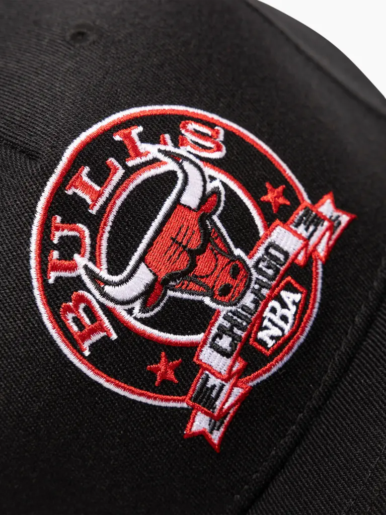 Mitchell & Ness - Mitchell & Ness Chicago Bulls NBA Emblem MVP Black/Red OSFM MNCG3115