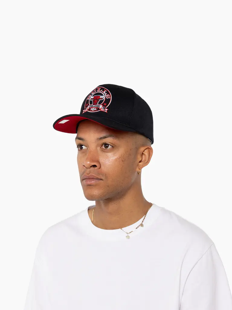 Mitchell & Ness Chicago Bulls NBA Emblem MVP Black/Red OSFM MNCG3115_4829