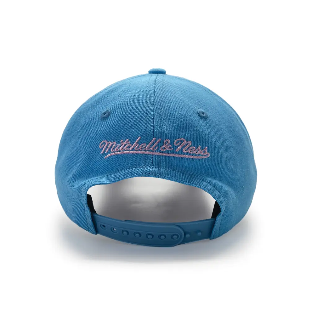 Mitchell & Ness - Mitchell & Ness Chicago Bulls NBA Pro Crown Ice Cream Light Blue/Light Pink OSFM MNCG23027