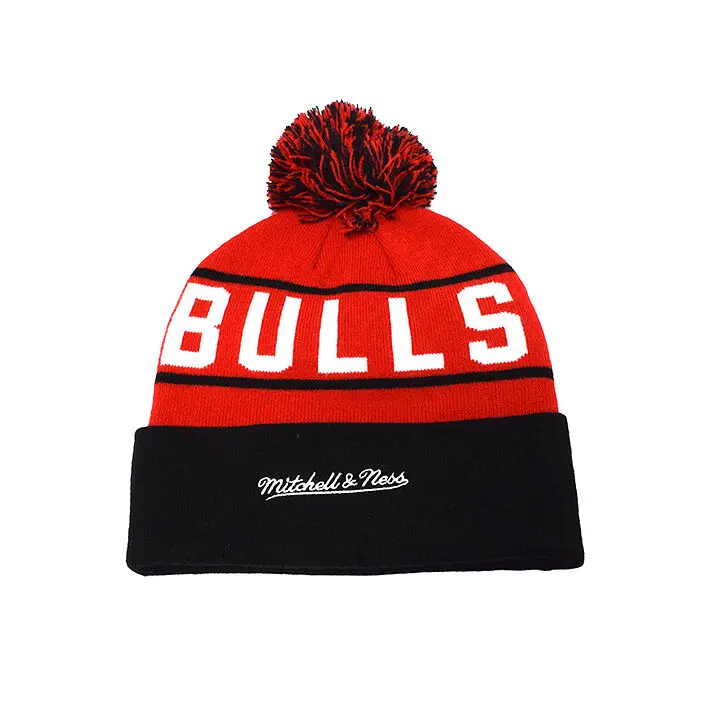 Mitchell & Ness - Mitchell & Ness Chicago Bulls NBA Team Pom Beanie Red OSFM MNCG20244