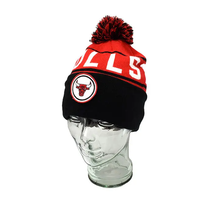 Mitchell & Ness Chicago Bulls NBA Team Pom Beanie Red OSFM MNCG20244_4842