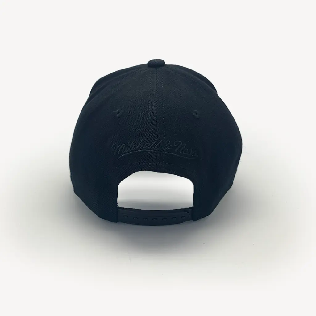 Mitchell & Ness - Mitchell & Ness Classic Red Memphis Grizzlies Team Logo NBA Black/Black OSFM MNMG21199H