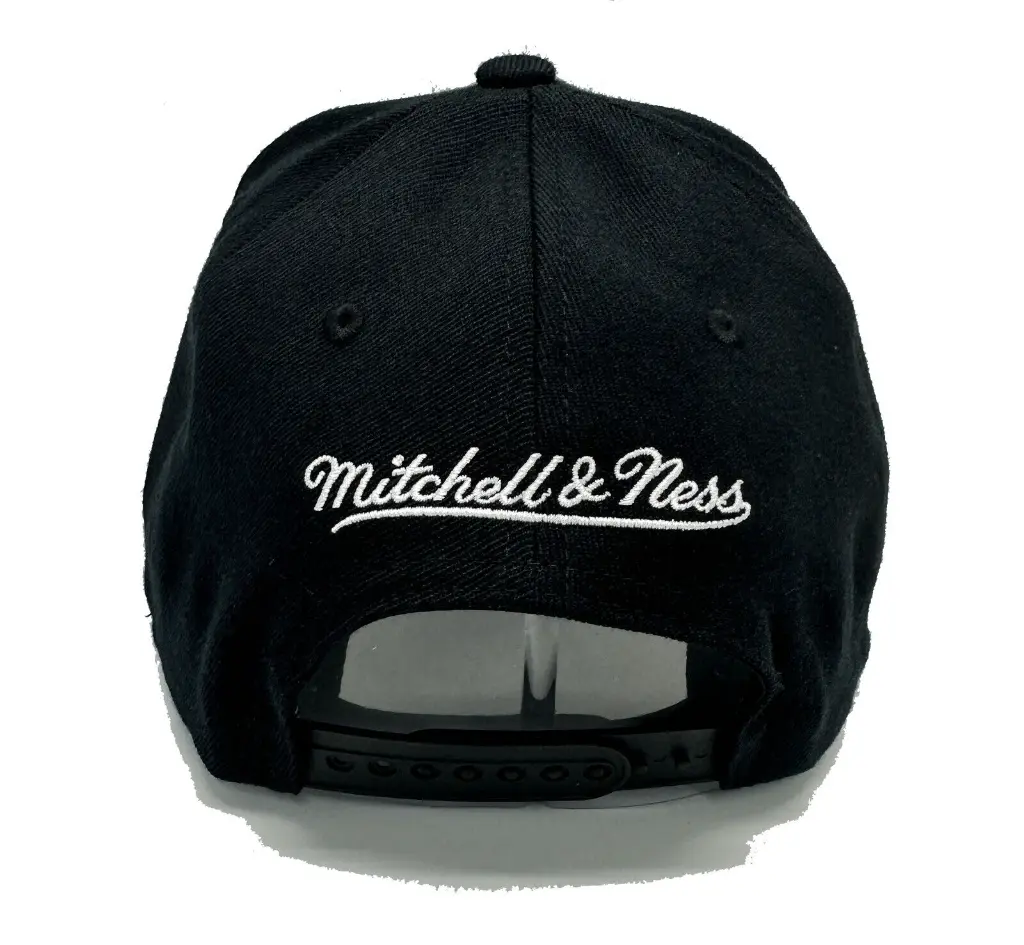 Mitchell & Ness - Mitchell & Ness Classic Red Milwaukee Bucks NBA Black + Team Colour Black OSFM MNMB20104