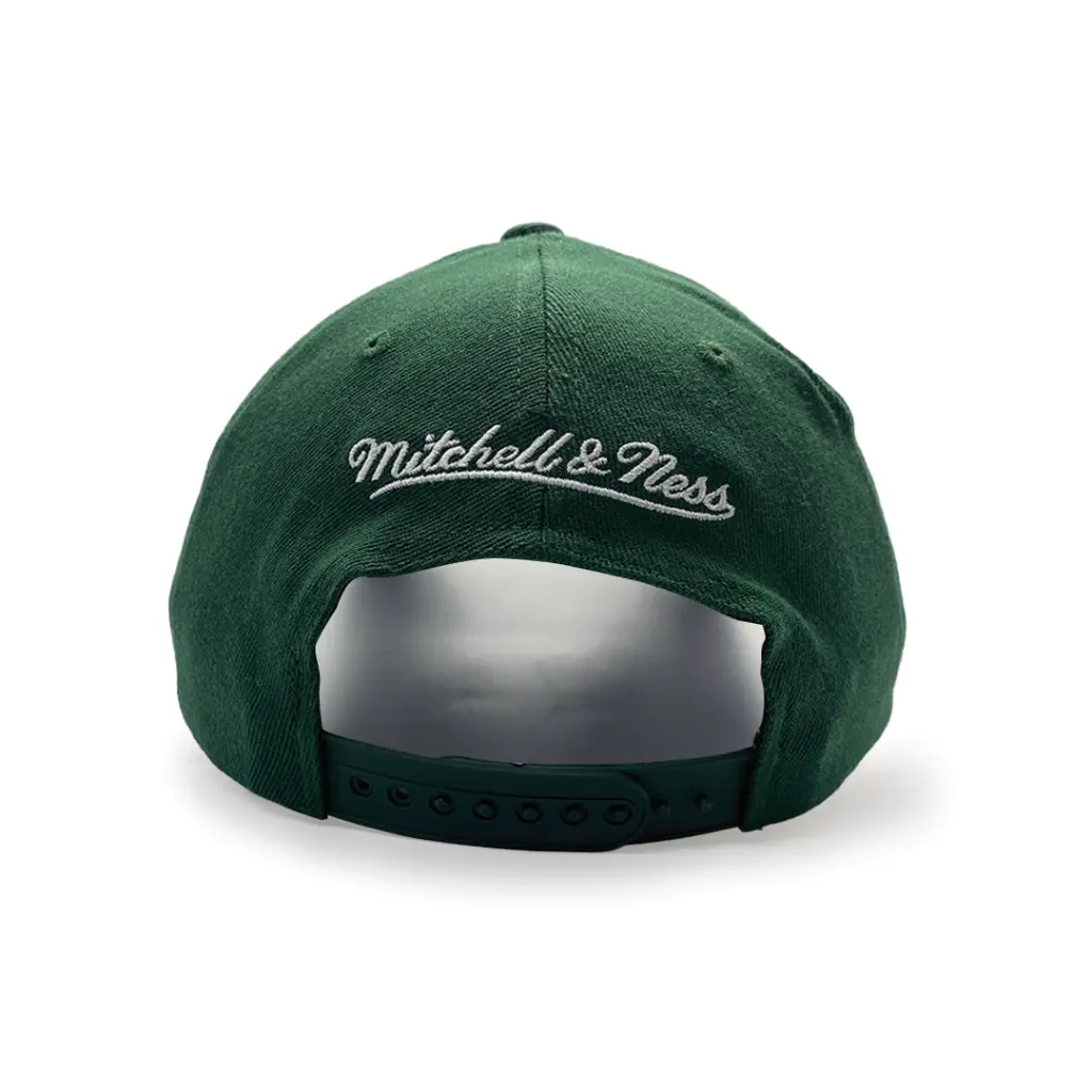 Mitchell & Ness - Mitchell & Ness Classic Red Milwaukee Bucks NBA Interlocked Green OSFM MNMB23022