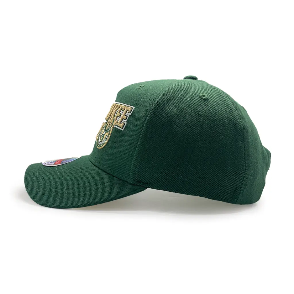 Mitchell & Ness - Mitchell & Ness Classic Red Milwaukee Bucks NBA Interlocked Green OSFM MNMB23022