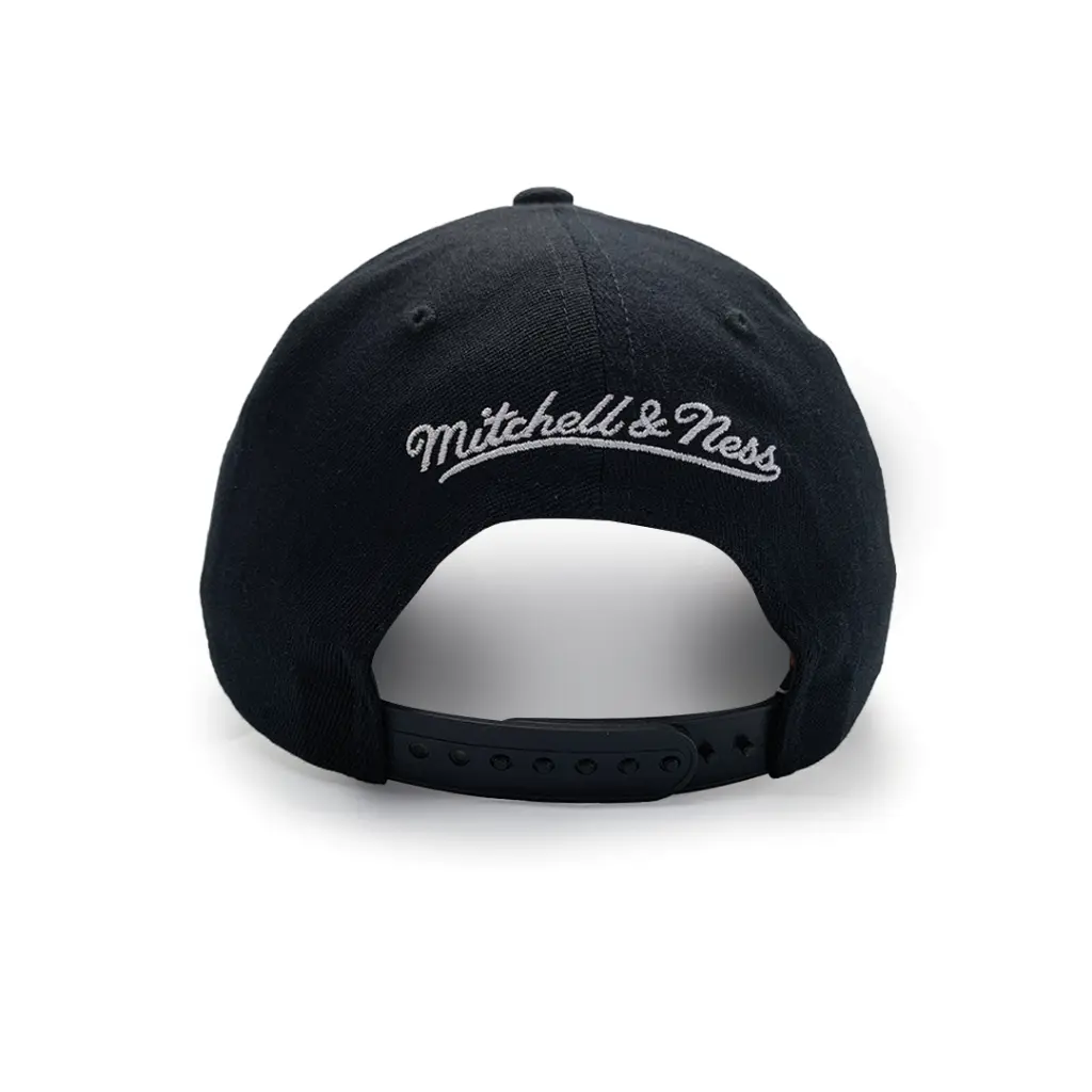 Mitchell & Ness Classic Red New York Knicks Team Logo NBA Black OSFM MNNK21199_5226