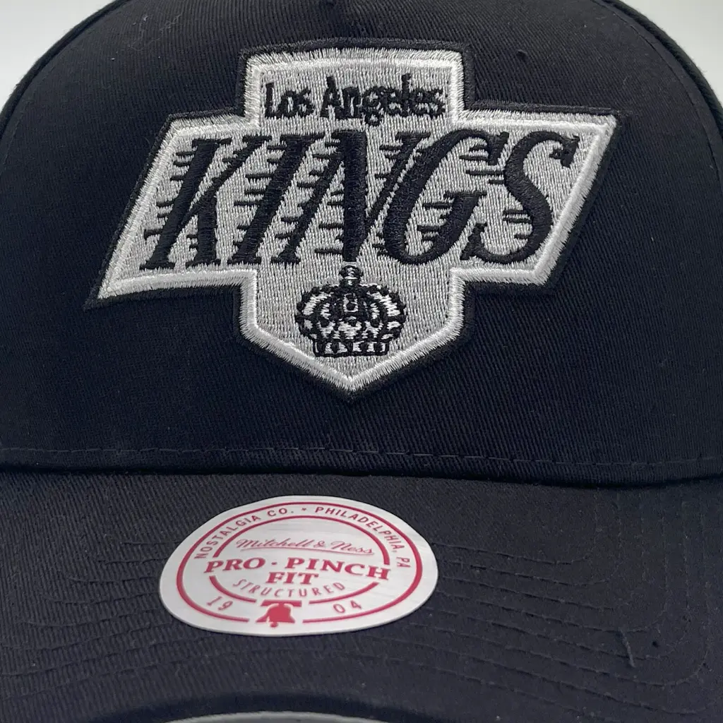 Mitchell & Ness Los Angeles Kings Pro Crown Pinch Core Black OSFM_5540