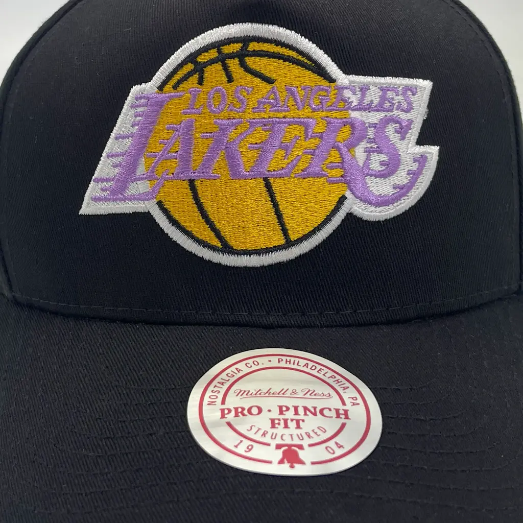 Mitchell & Ness - Mitchell & Ness Los Angeles Lakers Pro Crown Pinch Core Black OSFM