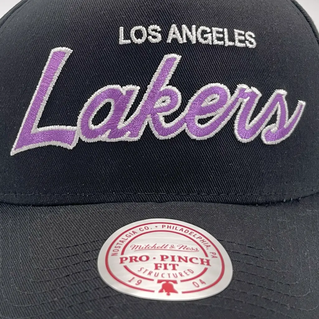 Mitchell & Ness - Mitchell & Ness Los Angeles Lakers Pro Crown Pinch Core Black OSFM