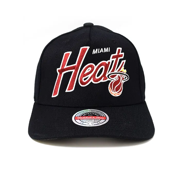 Mitchell & Ness - Mitchell & Ness Miami Heat NBA Classic Script Black OSFM MNMH11114