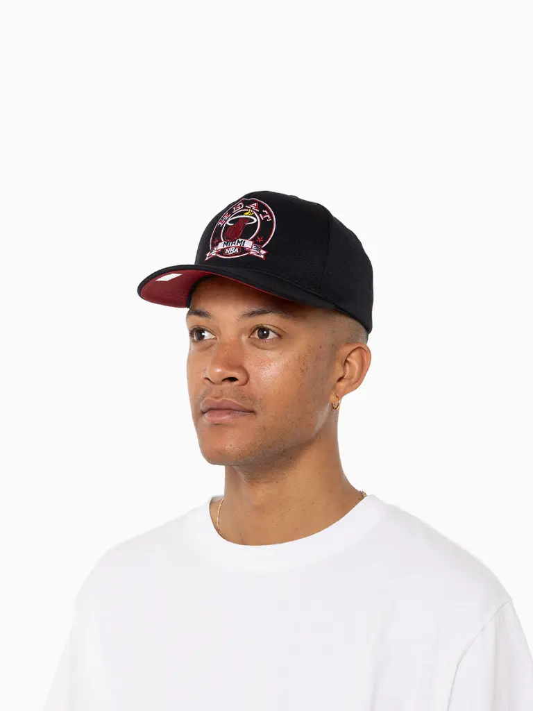 Mitchell & Ness Miami Heat NBA Emblem MVP Black/Red OSFM MNMH3115_5981