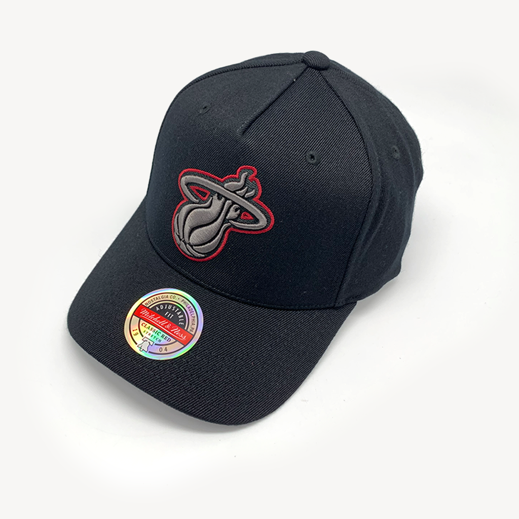 Mitchell & Ness Classic Red Miami Heat Team Outline NBA Black OSFM MNMH22352